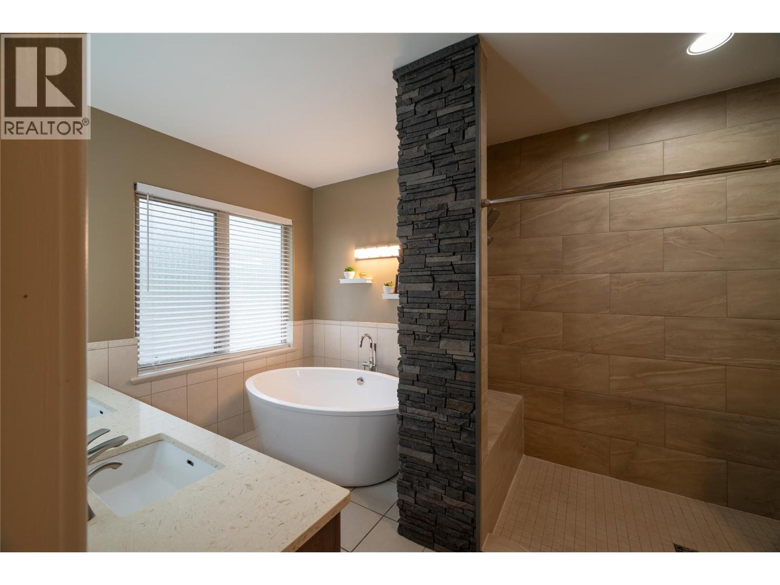 585 Coyote Drive, Kamloops, British Columbia  V2C 6T9 - Photo 29 - 10377606