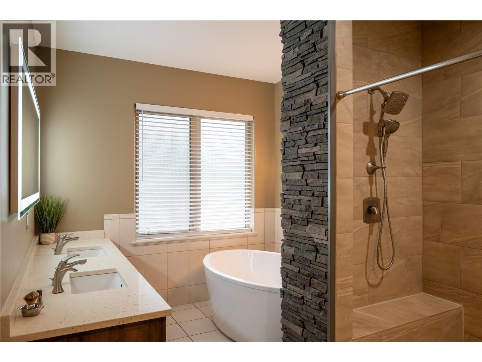 585 Coyote Drive, Kamloops, British Columbia  V2C 6T9 - Photo 30 - 10377606