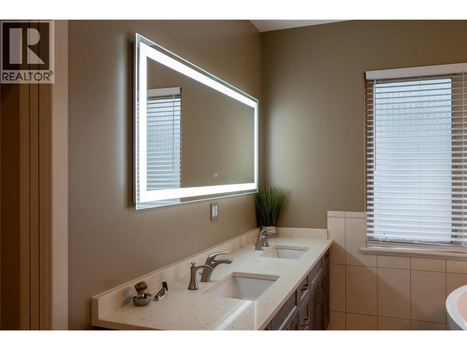 585 Coyote Drive, Kamloops, British Columbia  V2C 6T9 - Photo 32 - 10377606