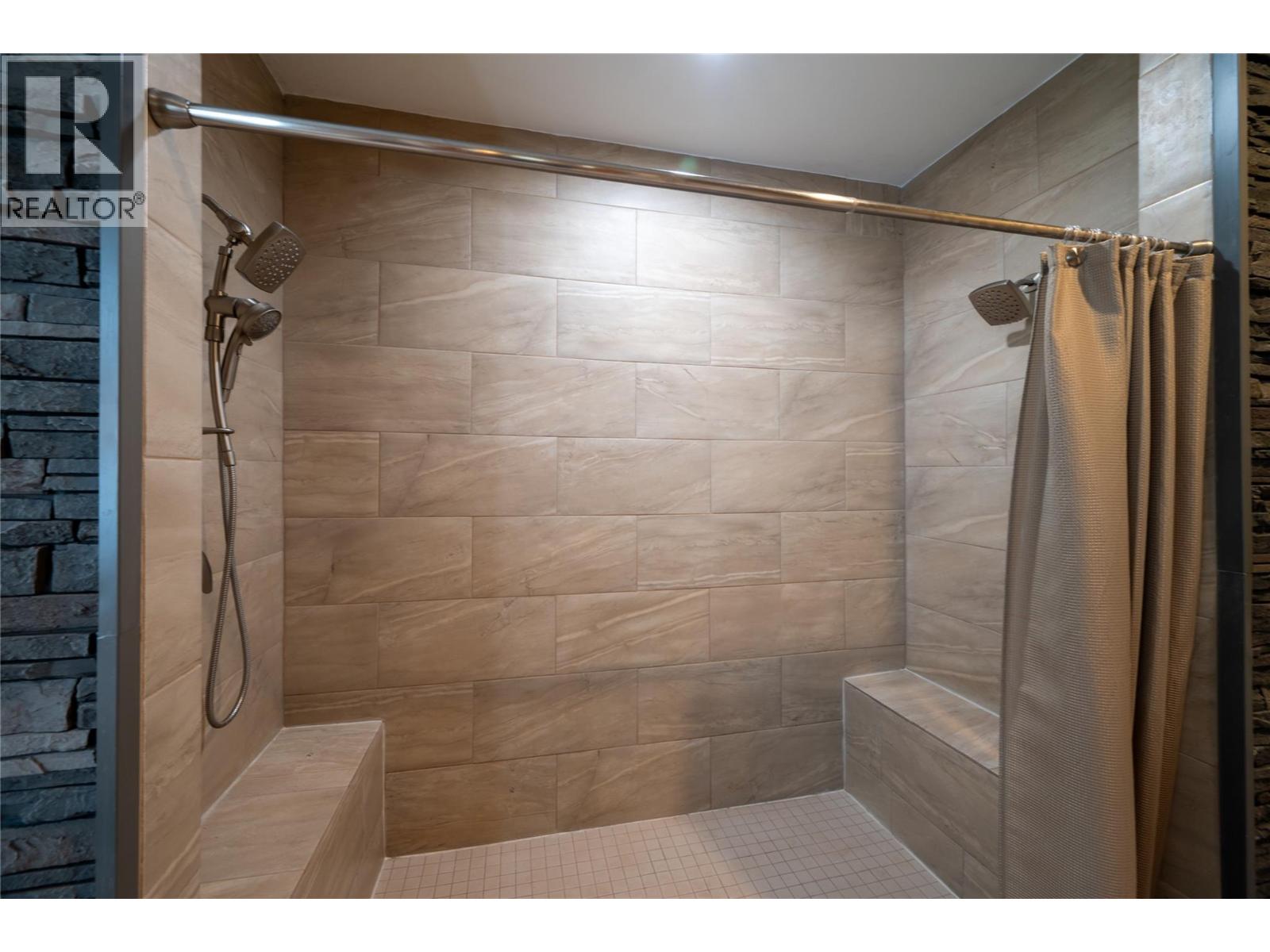 585 Coyote Drive, Kamloops, British Columbia  V2C 6T9 - Photo 34 - 10377606