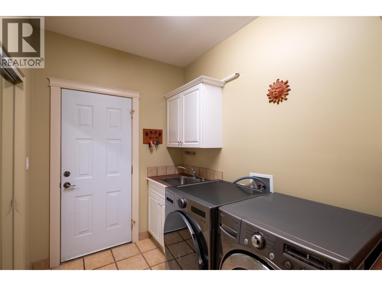 585 Coyote Drive, Kamloops, British Columbia  V2C 6T9 - Photo 35 - 10377606