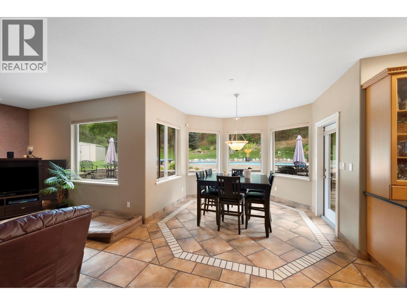 585 Coyote Drive, Kamloops, British Columbia  V2C 6T9 - Photo 8 - 10377606