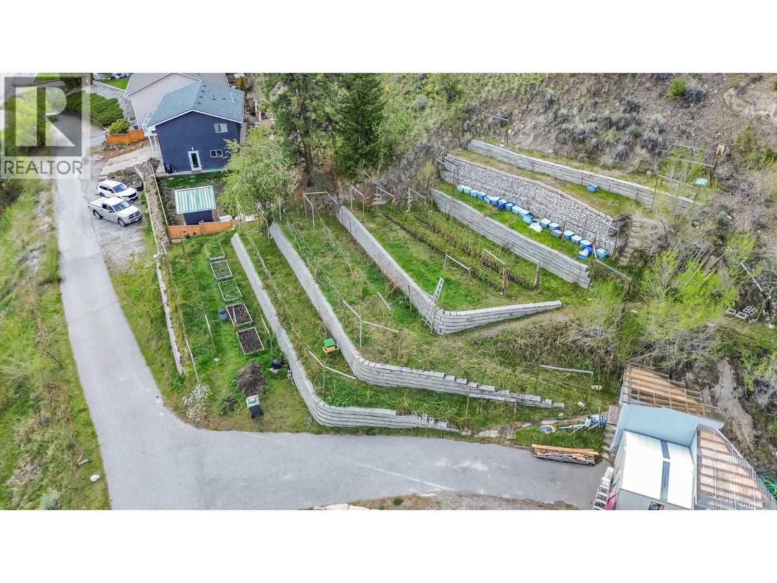 12596 Taylor Place, Summerland, British Columbia  V0H 1Z8 - Photo 2 - 10377702