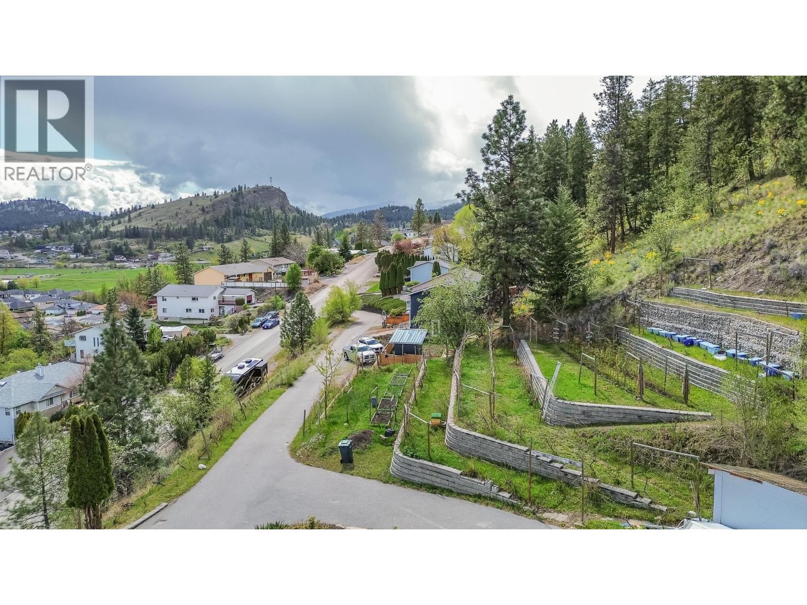 12596 Taylor Place, Summerland, British Columbia  V0H 1Z8 - Photo 3 - 10377702