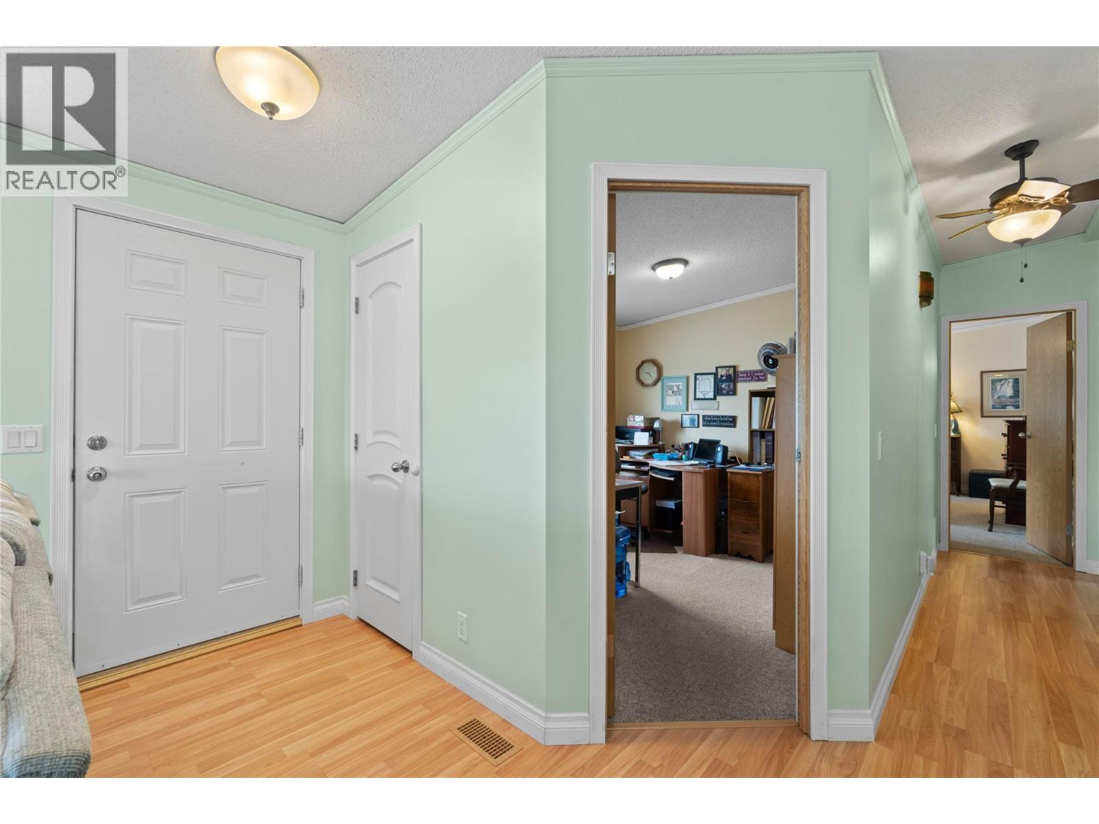 1885 Tappen Notch Hill Road Unit# 48, Tappen, British Columbia  V0E 2X0 - Photo 10 - 10377539