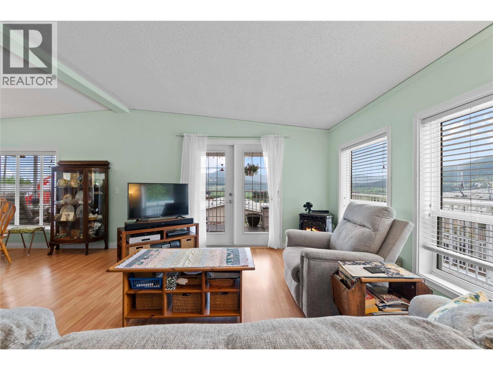 1885 Tappen Notch Hill Road Unit# 48, Tappen, British Columbia  V0E 2X0 - Photo 12 - 10377539