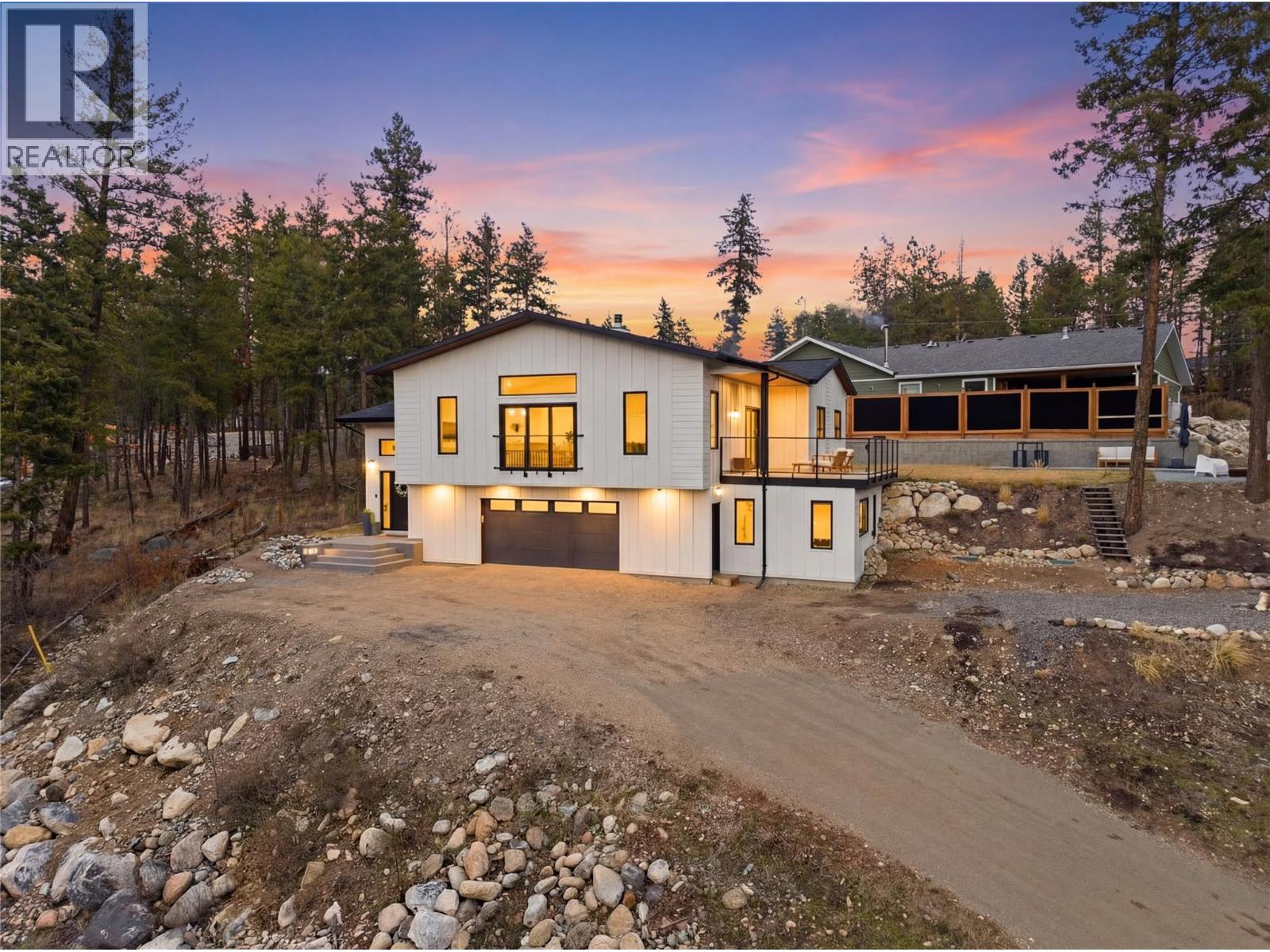 7111 Dunwaters Road, Kelowna, British Columbia  V1Z 3W6 - Photo 1 - 10376251