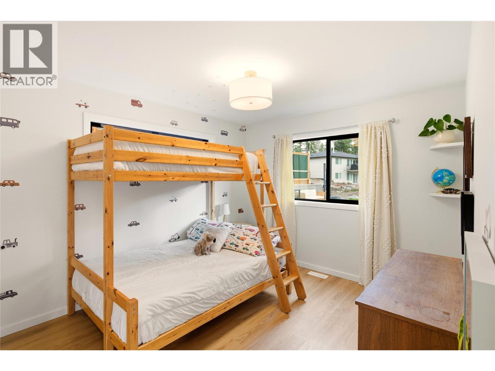 7111 Dunwaters Road, Kelowna, British Columbia  V1Z 3W6 - Photo 12 - 10376251