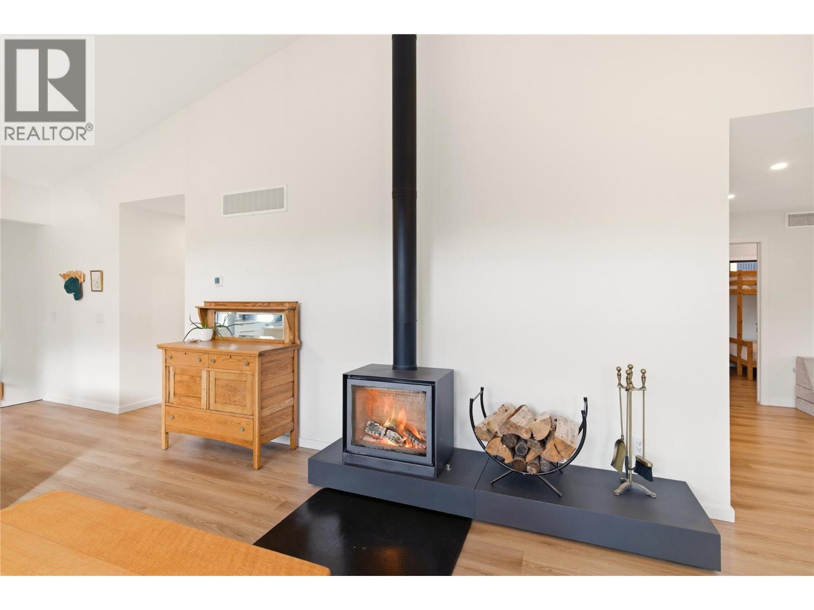 7111 Dunwaters Road, Kelowna, British Columbia  V1Z 3W6 - Photo 15 - 10376251