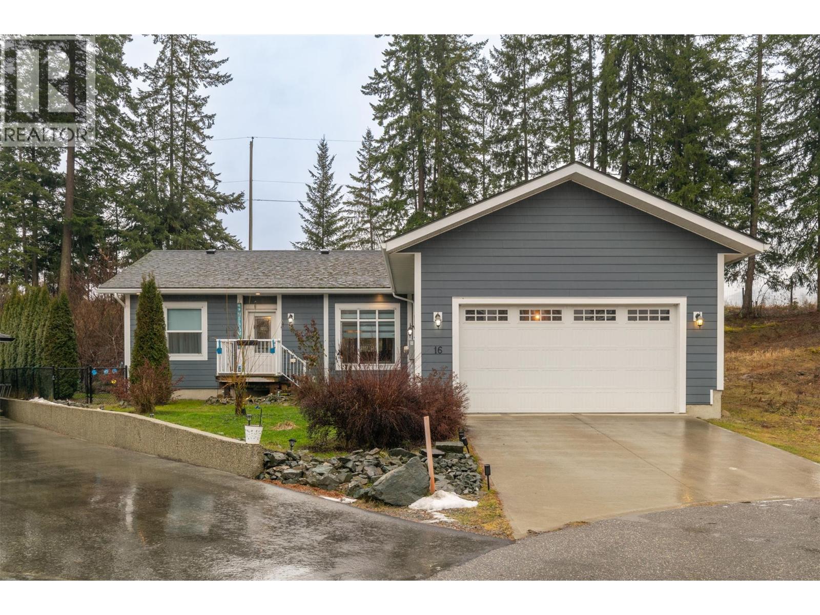 481 97b Highway Ne Unit# 16, Salmon Arm, British Columbia  V1E 1X5 - Photo 2 - 10374329