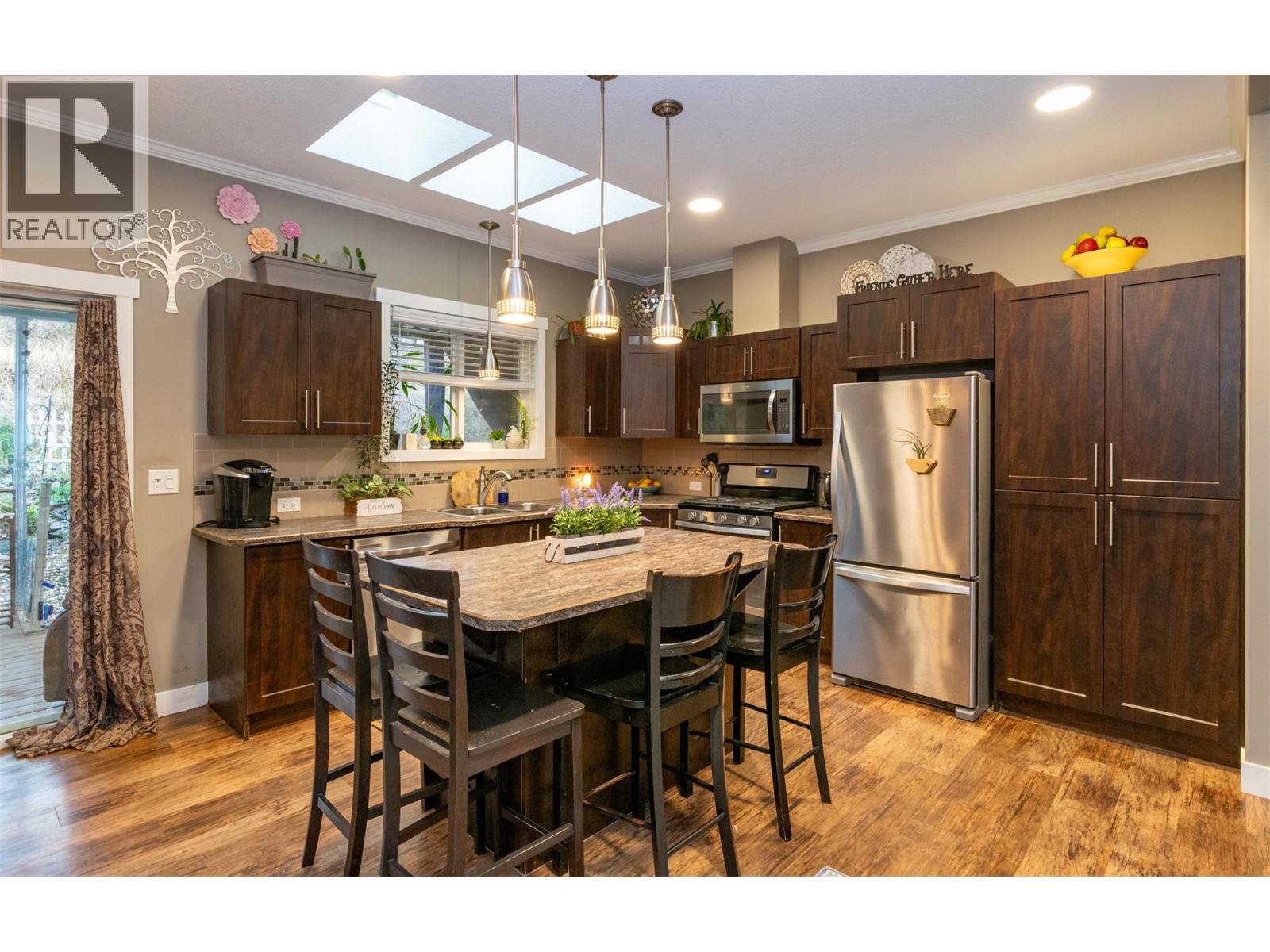 481 97b Highway Ne Unit# 16, Salmon Arm, British Columbia  V1E 1X5 - Photo 6 - 10374329