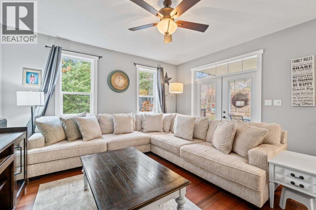 1270 7 Avenue Se, Salmon Arm, British Columbia  V1E 0A3 - Photo 34 - 10377515