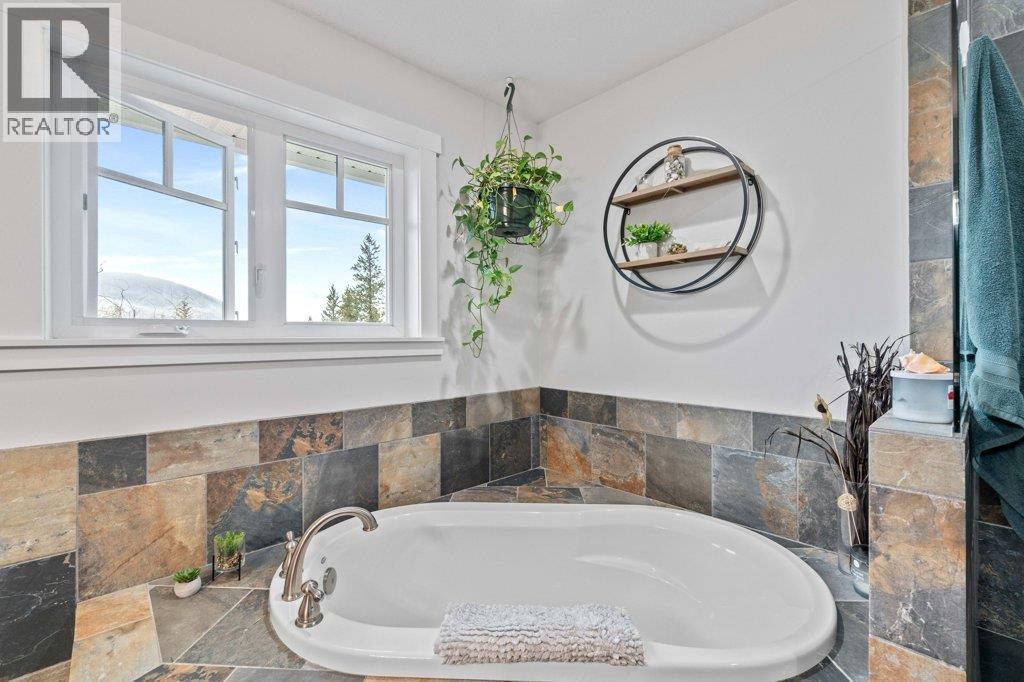 1270 7 Avenue Se, Salmon Arm, British Columbia  V1E 0A3 - Photo 46 - 10377515