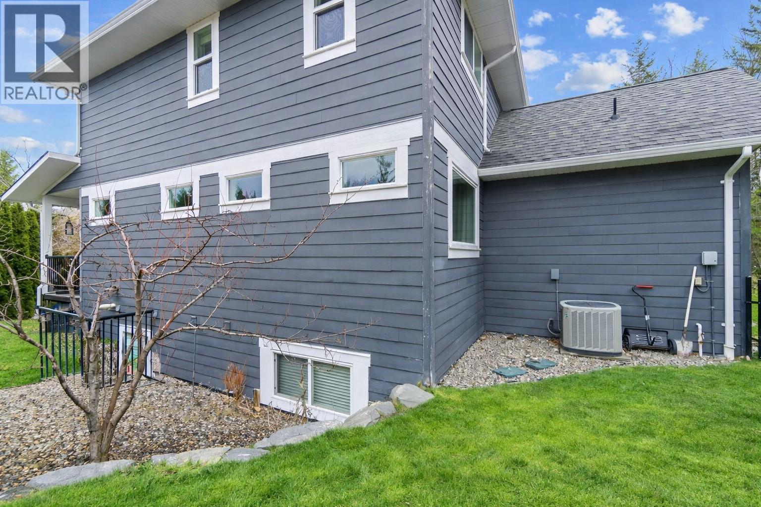 1270 7 Avenue Se, Salmon Arm, British Columbia  V1E 0A3 - Photo 5 - 10377515