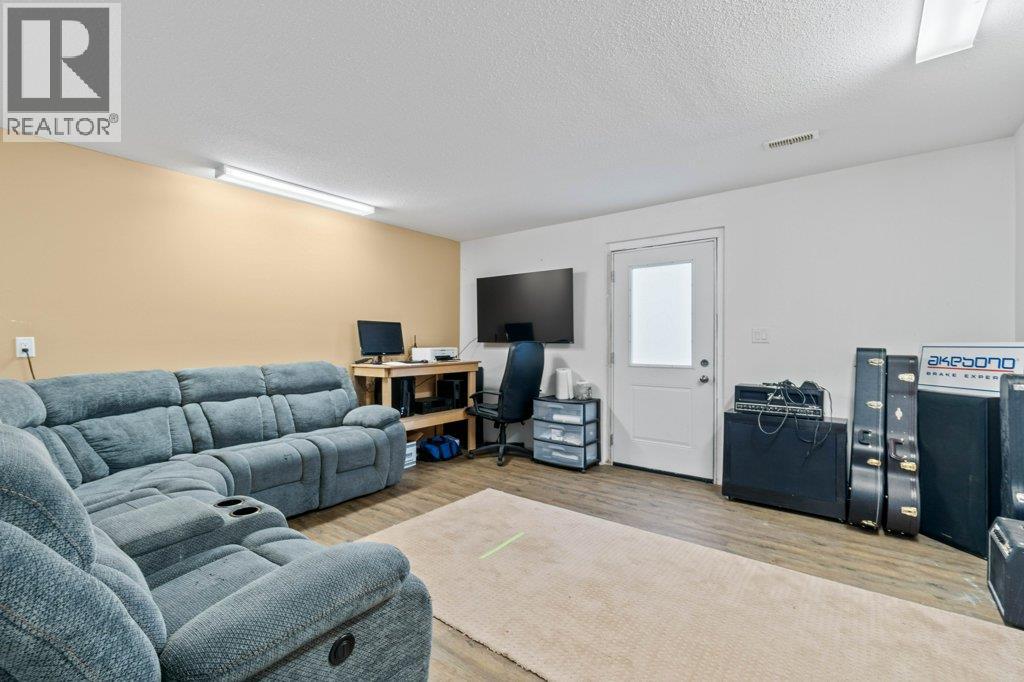 1270 7 Avenue Se, Salmon Arm, British Columbia  V1E 0A3 - Photo 67 - 10377515