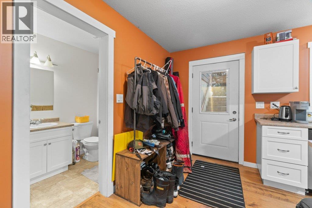 1270 7 Avenue Se, Salmon Arm, British Columbia  V1E 0A3 - Photo 72 - 10377515