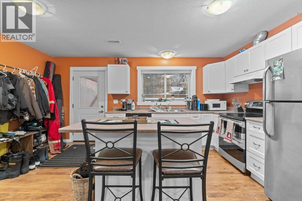 1270 7 Avenue Se, Salmon Arm, British Columbia  V1E 0A3 - Photo 75 - 10377515