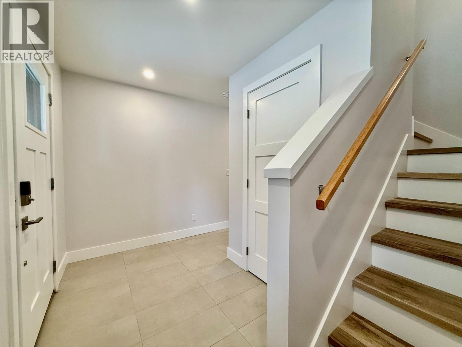 746 Taynton Drive, Invermere, British Columbia  V0A 1K4 - Photo 8 - 10377656