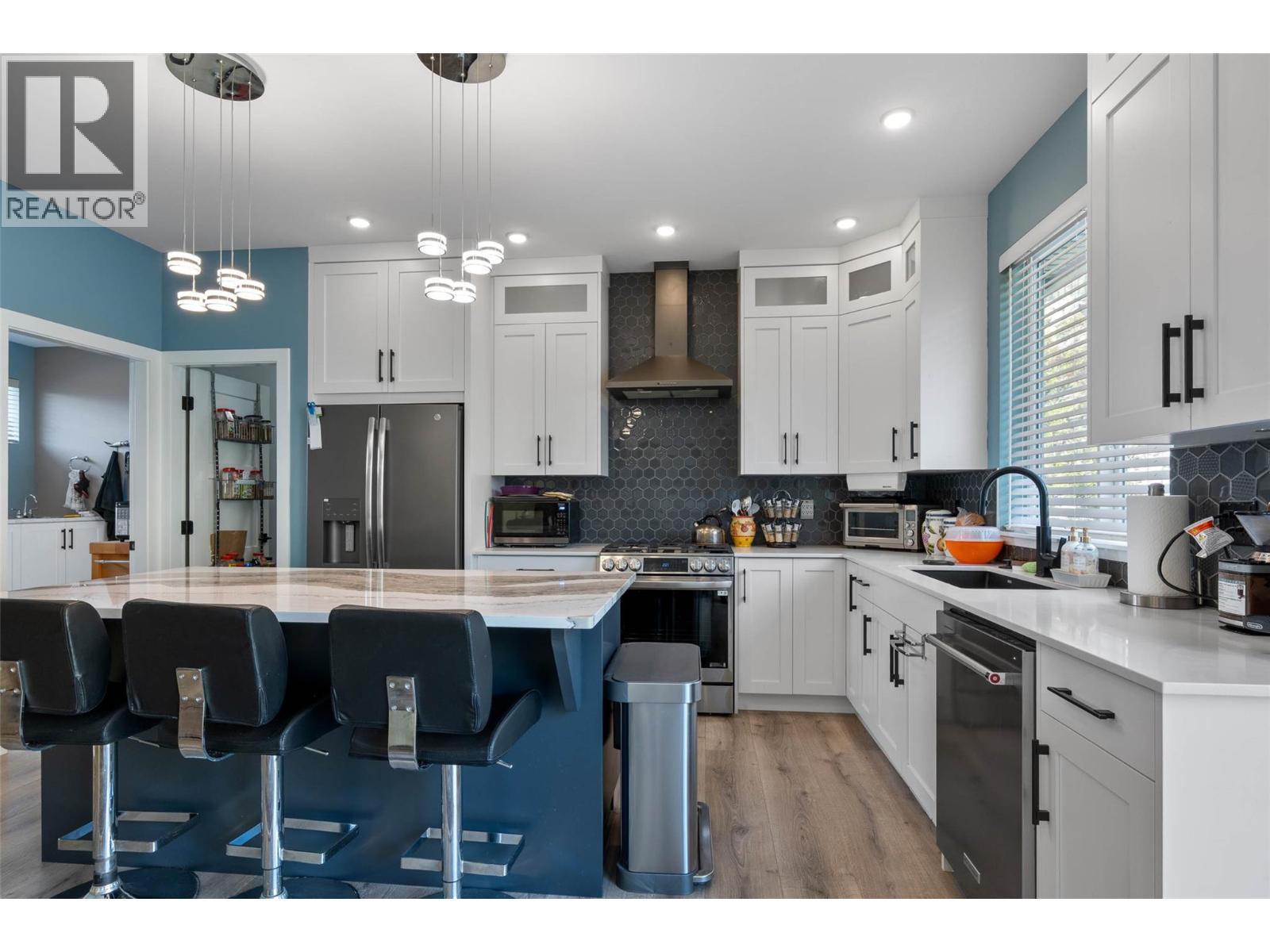 4103 Rio Vista Place, Kamloops, British Columbia  V2H 0E1 - Photo 4 - 10377695