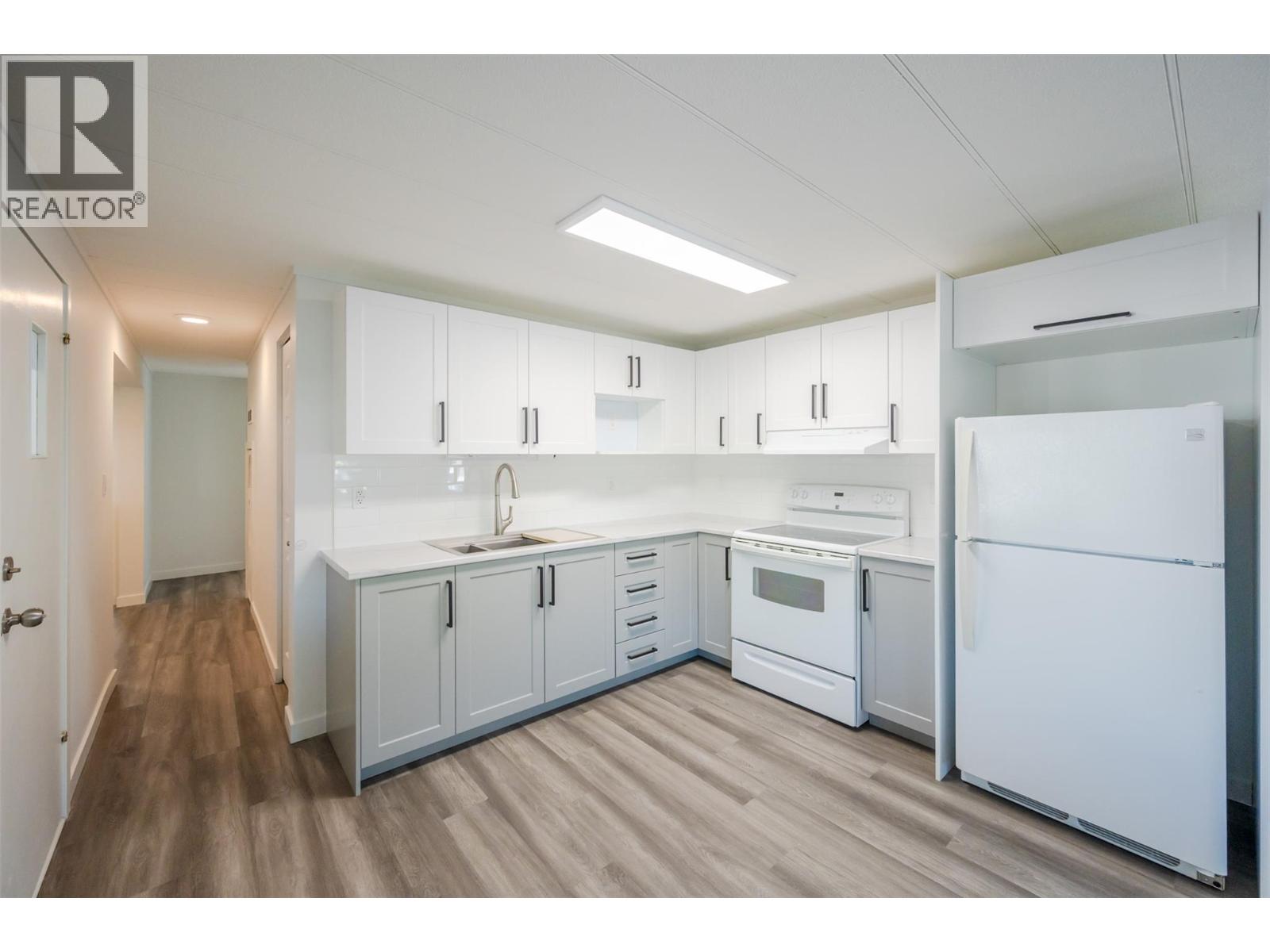 197 Dauphin Avenue Unit# 14, Penticton, British Columbia  V2A 3S3 - Photo 4 - 10377688