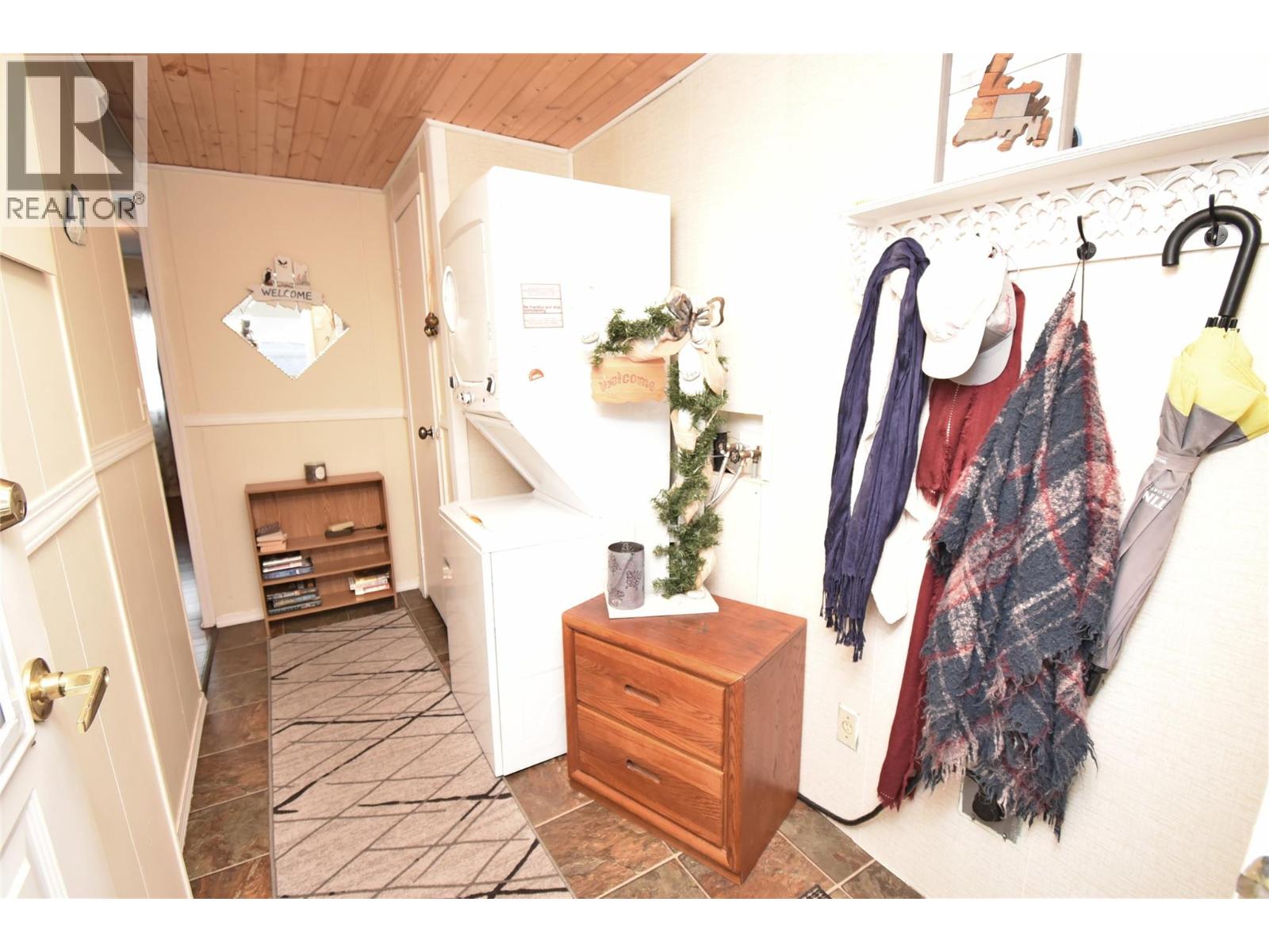 578 Guildford Court, Coldstream, British Columbia  V1B 2E3 - Photo 10 - 10377210