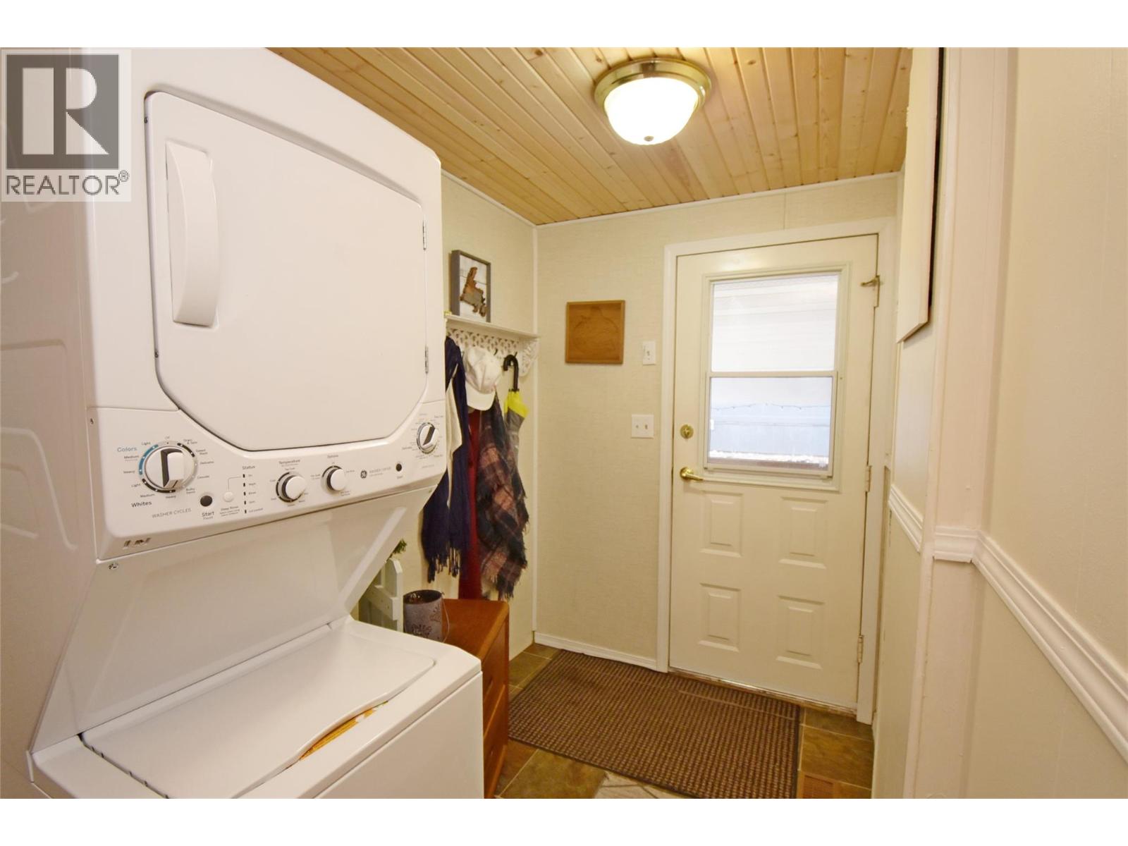 578 Guildford Court, Coldstream, British Columbia  V1B 2E3 - Photo 12 - 10377210