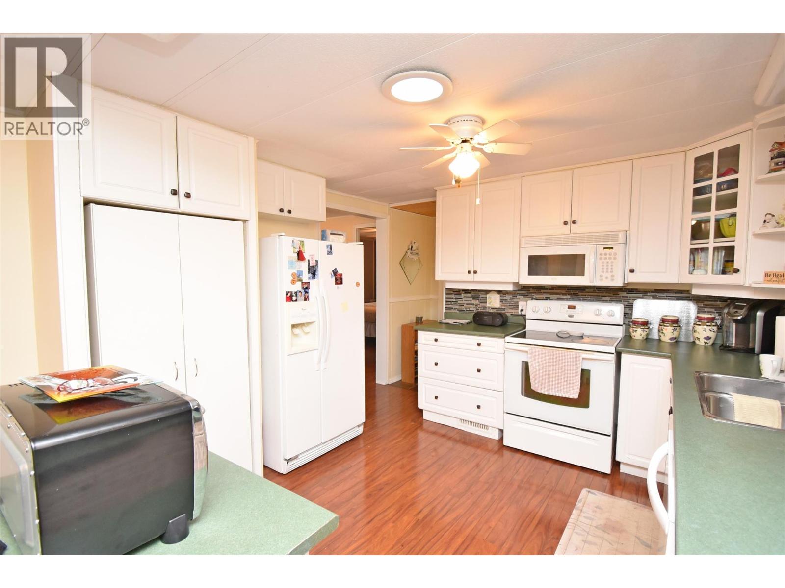 578 Guildford Court, Coldstream, British Columbia  V1B 2E3 - Photo 17 - 10377210