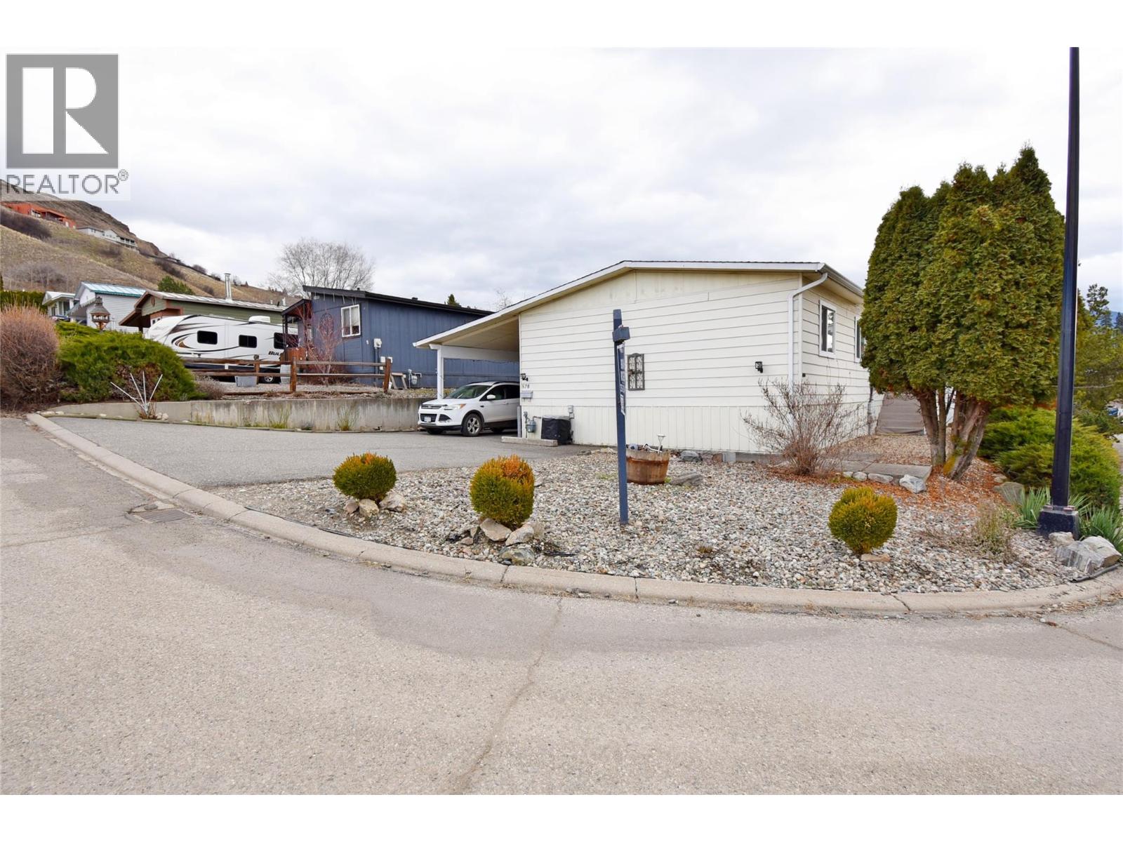 578 Guildford Court, Coldstream, British Columbia  V1B 2E3 - Photo 5 - 10377210