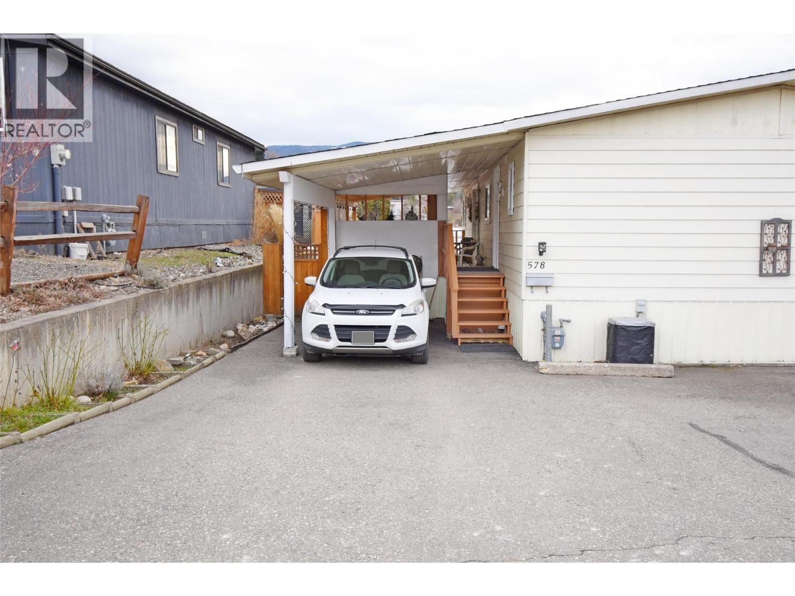 578 Guildford Court, Coldstream, British Columbia  V1B 2E3 - Photo 6 - 10377210