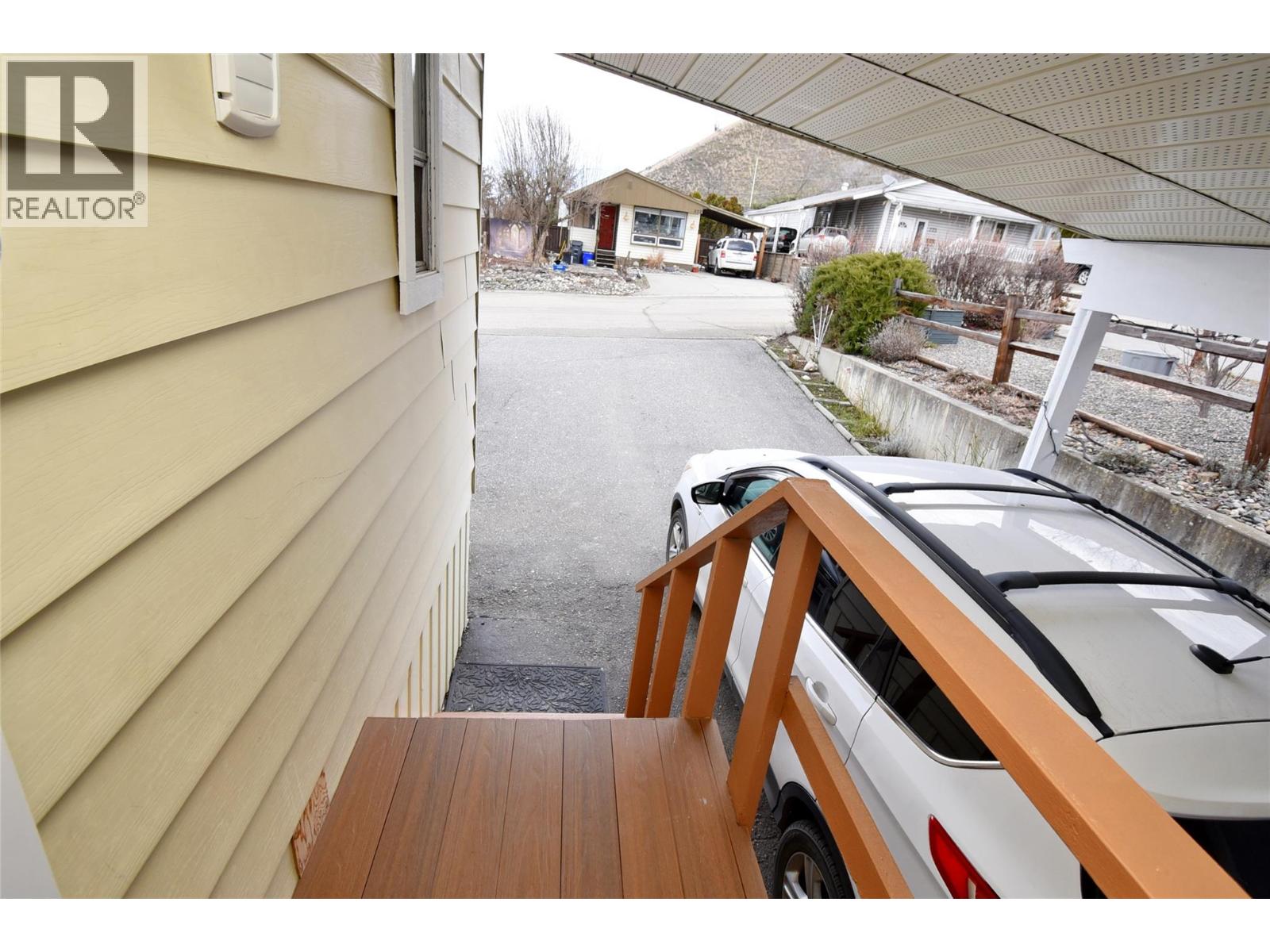 578 Guildford Court, Coldstream, British Columbia  V1B 2E3 - Photo 8 - 10377210