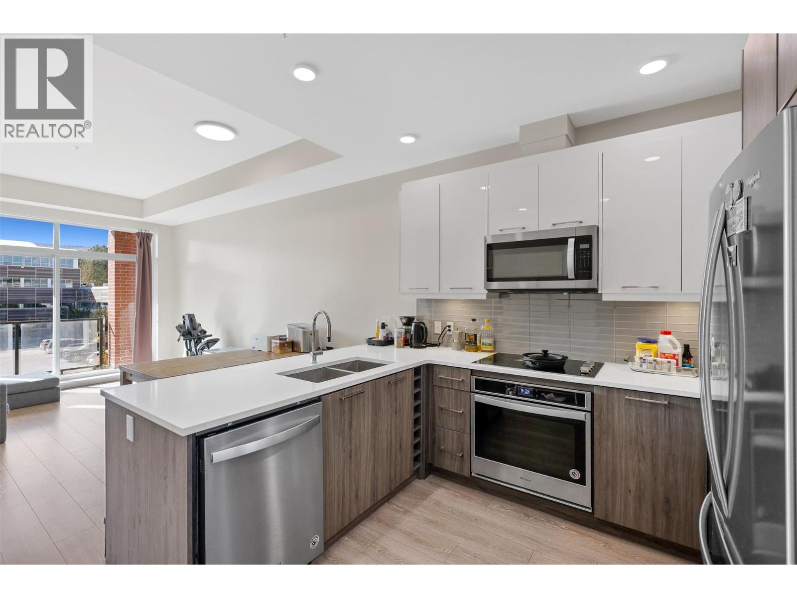 885 University Drive Unit# 308, Kamloops, British Columbia  V2C 0K2 - Photo 3 - 10377023