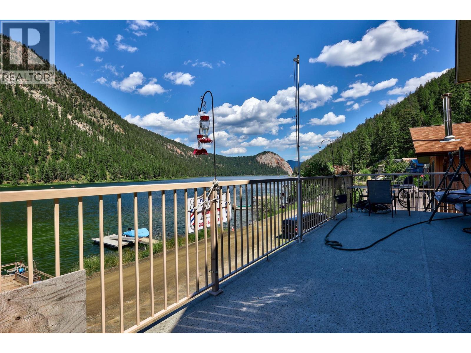 1848 Paul Lake Road, Kamloops, British Columbia  V2H 1N8 - Photo 11 - 10377716