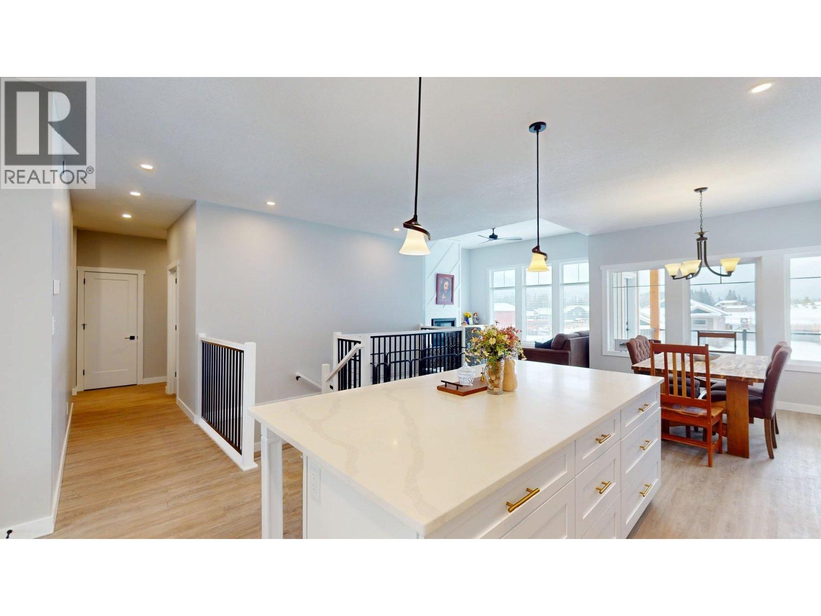 2258 Black Hawk Drive, Sparwood, British Columbia  V0B 2G2 - Photo 5 - 10377577