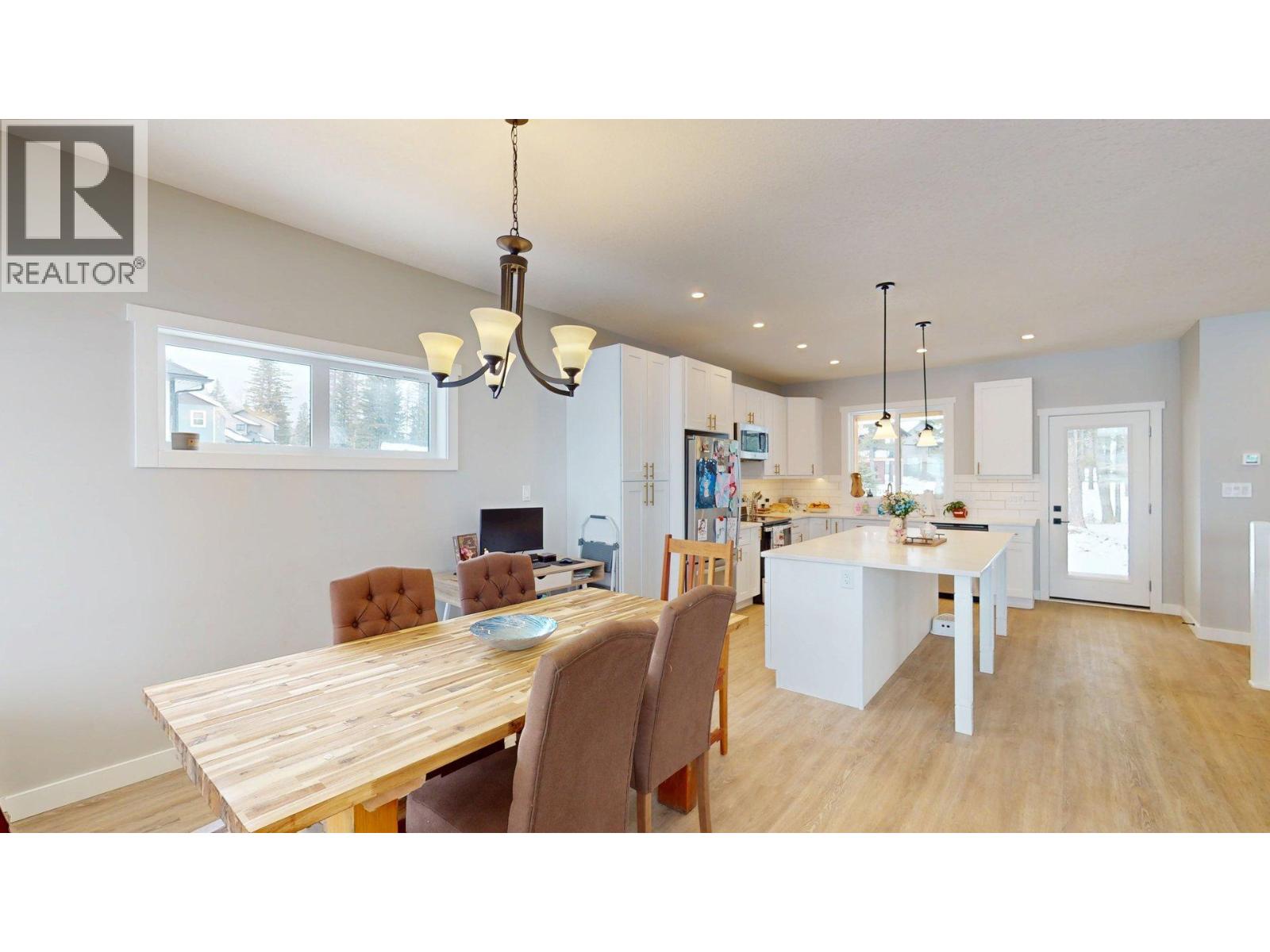 2258 Black Hawk Drive, Sparwood, British Columbia  V0B 2G2 - Photo 6 - 10377577