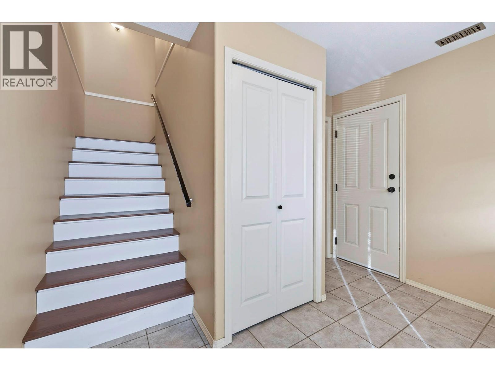 1206 Raven Drive, Kamloops, British Columbia  V2B 8P3 - Photo 9 - 10377617