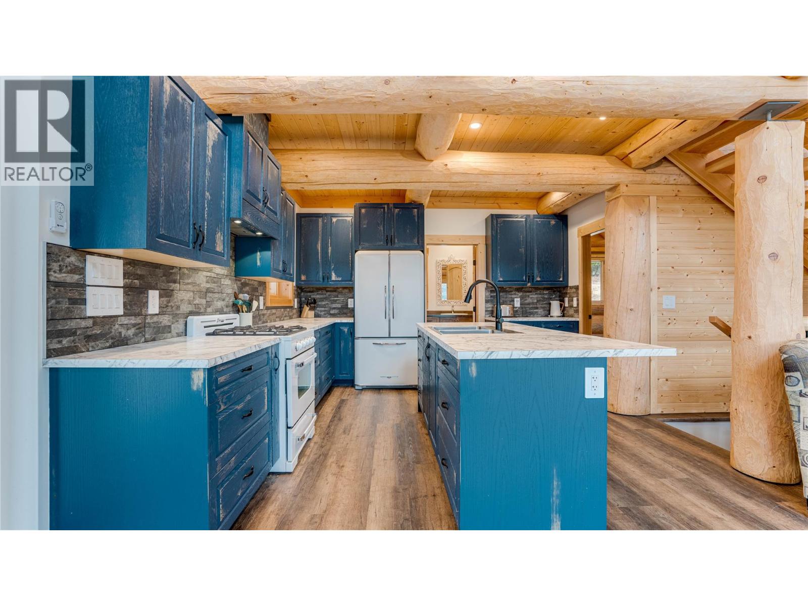 682 Lower Inonoaklin Road, Edgewood, British Columbia  V0G 1J0 - Photo 17 - 10377581