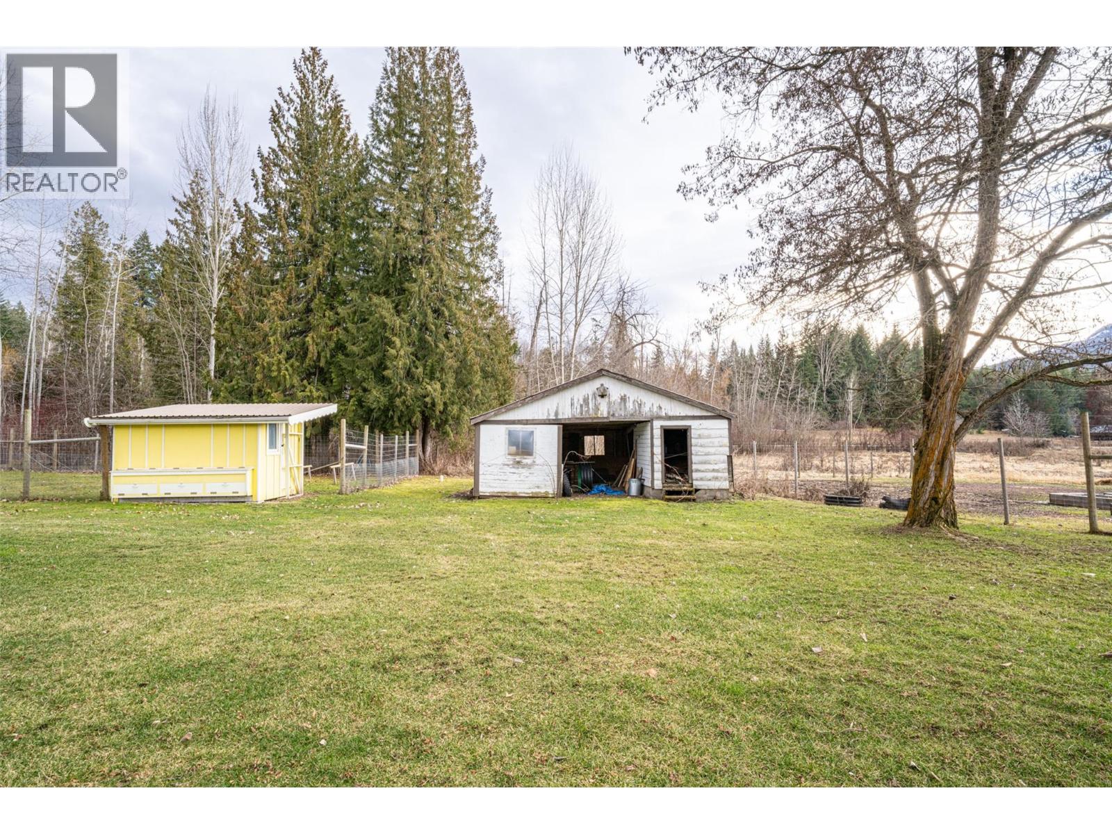 1851 70 Street Se, Salmon Arm, British Columbia  V1E 1X4 - Photo 13 - 10377361