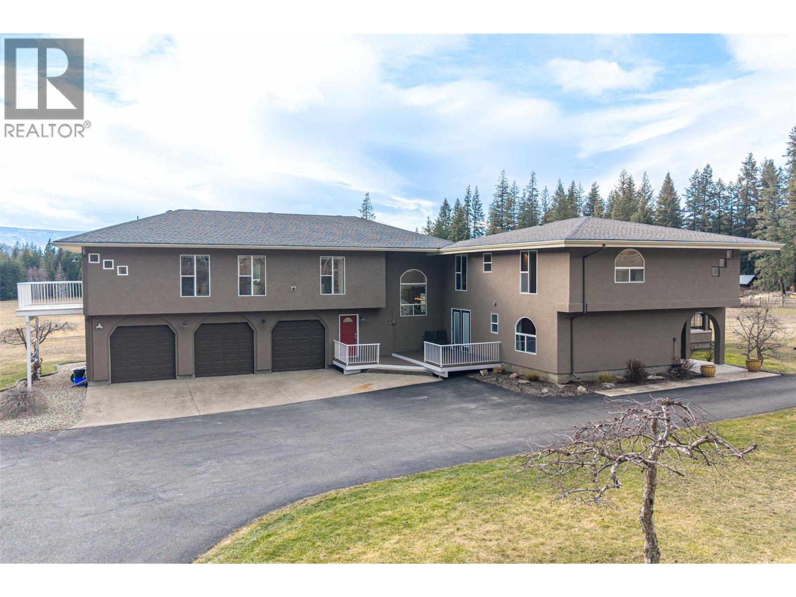 1851 70 Street Se, Salmon Arm, British Columbia  V1E 1X4 - Photo 2 - 10377361