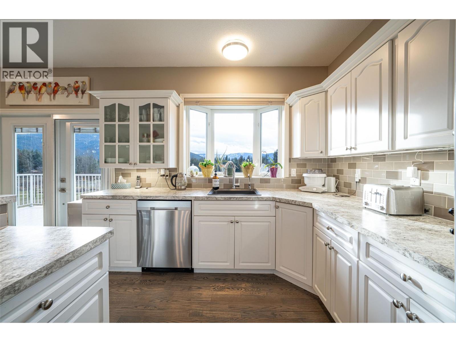 1851 70 Street Se, Salmon Arm, British Columbia  V1E 1X4 - Photo 37 - 10377361