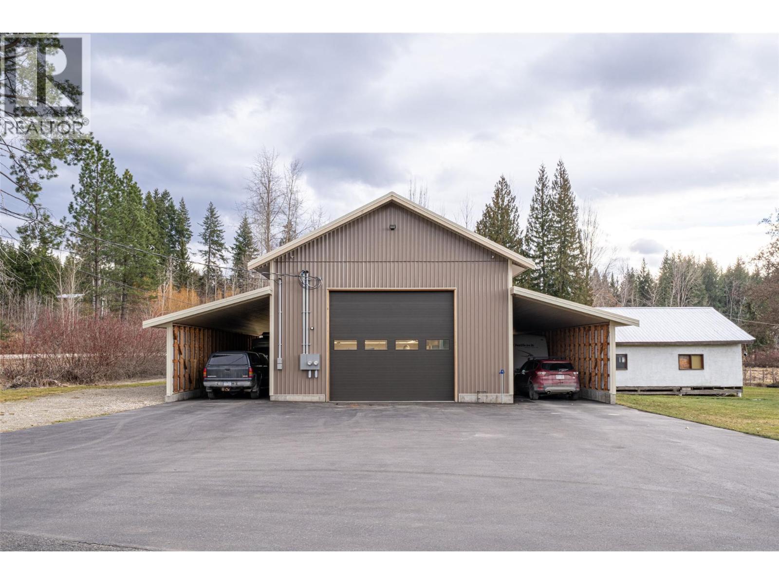 1851 70 Street Se, Salmon Arm, British Columbia  V1E 1X4 - Photo 6 - 10377361