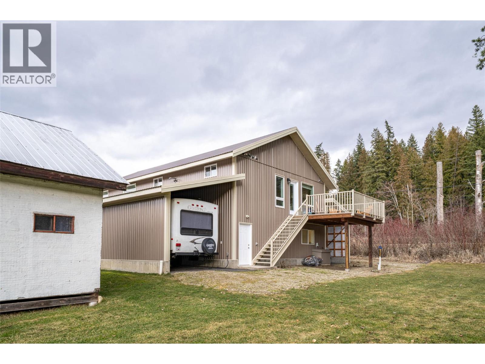 1851 70 Street Se, Salmon Arm, British Columbia  V1E 1X4 - Photo 9 - 10377361