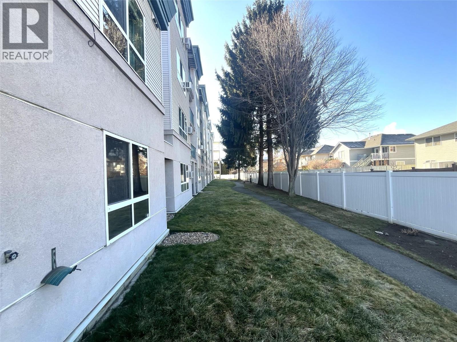 860 Nicolani Drive Unit# 107, Kamloops, British Columbia  V2B 5B3 - Photo 2 - 10377694