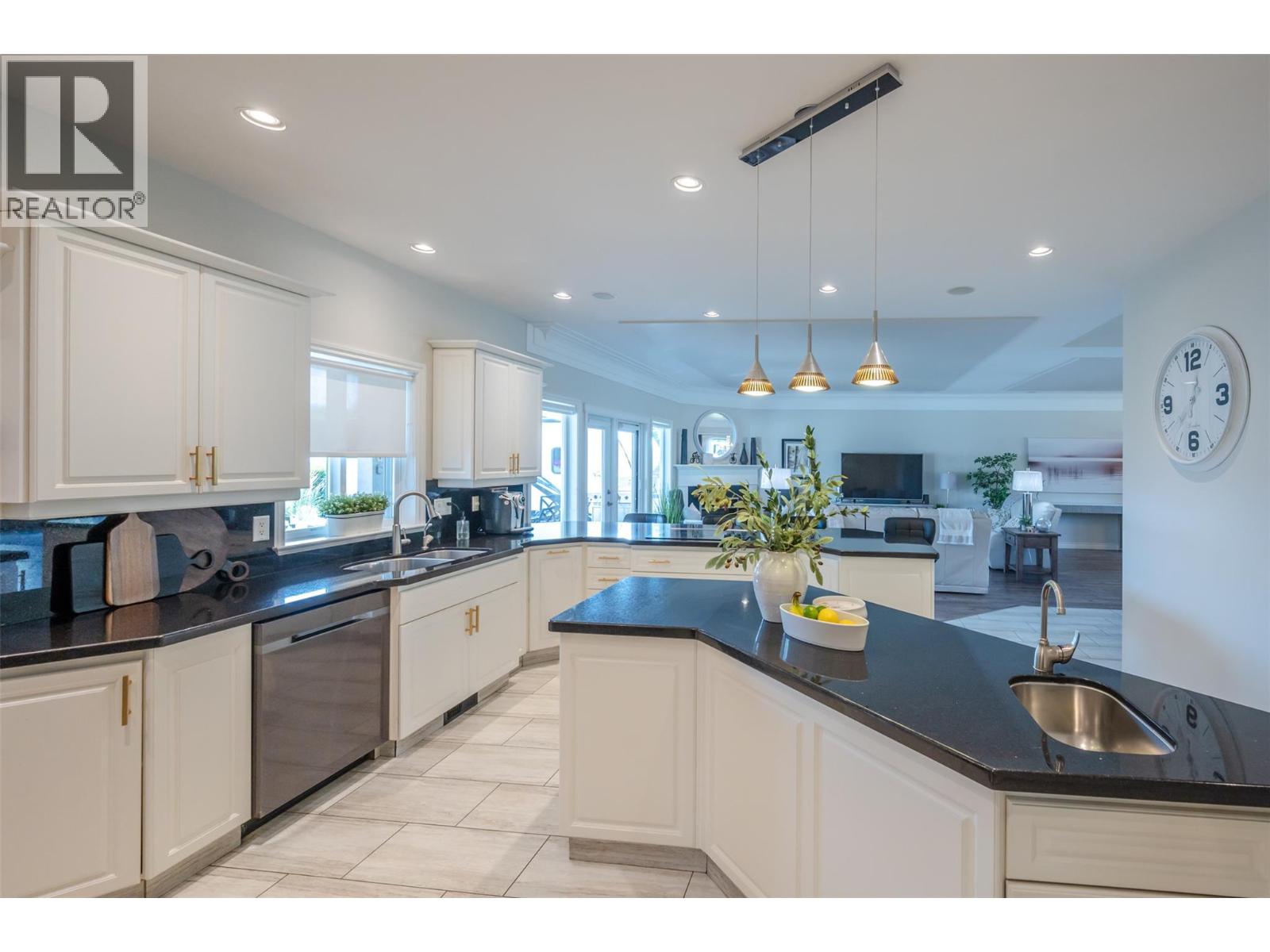 5091 Croil Avenue, Summerland, British Columbia  V0H 1Z9 - Photo 2 - 10377675