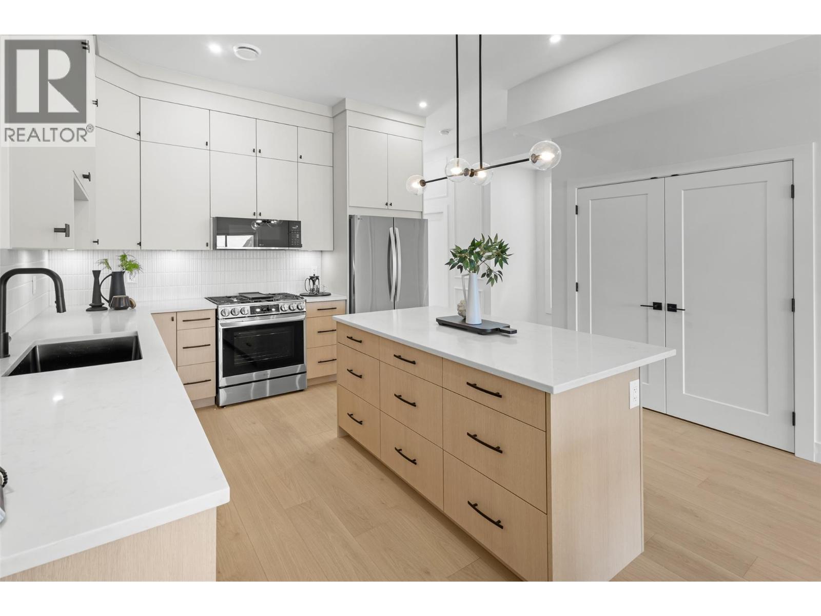 392 Chardonnay Avenue, Oliver, British Columbia  V0H 1T4 - Photo 13 - 10377569