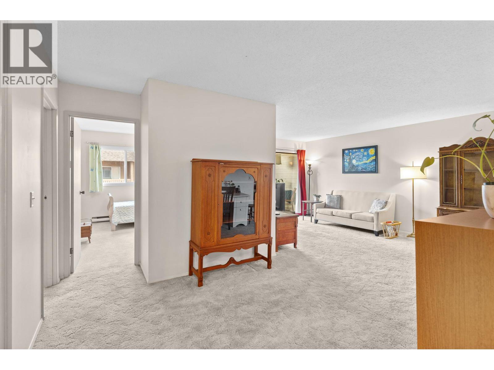 555 Rowcliffe Avenue Unit# 406, Kelowna, British Columbia  V1Y 5Y8 - Photo 5 - 10377646