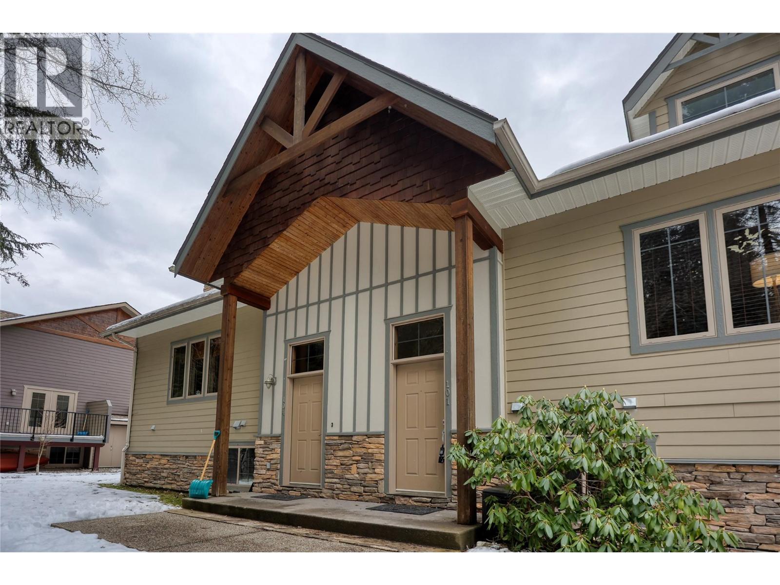 1901 Choquette Avenue Unit# 101, Nelson, British Columbia  V1L 7B8 - Photo 1 - 10377228