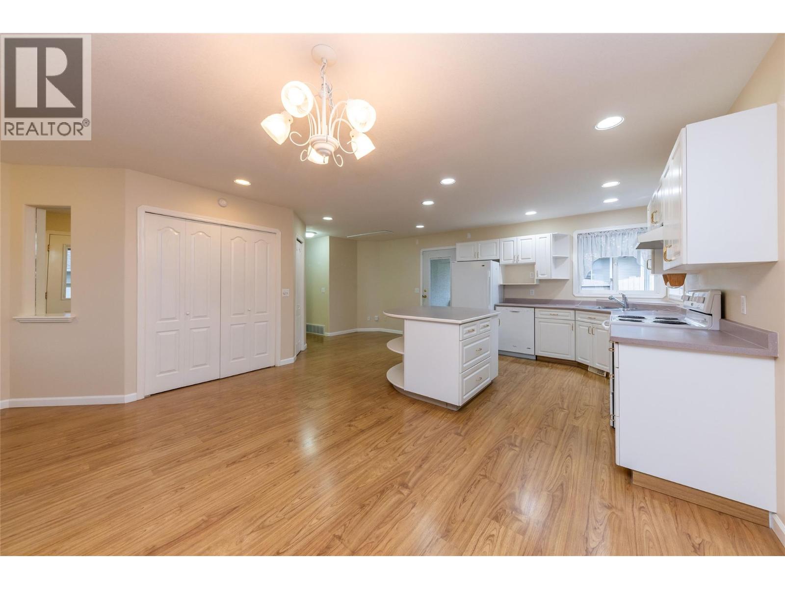 723 Singh Street Unit# 3, Kamloops, British Columbia  V2B 5C5 - Photo 8 - 10377725