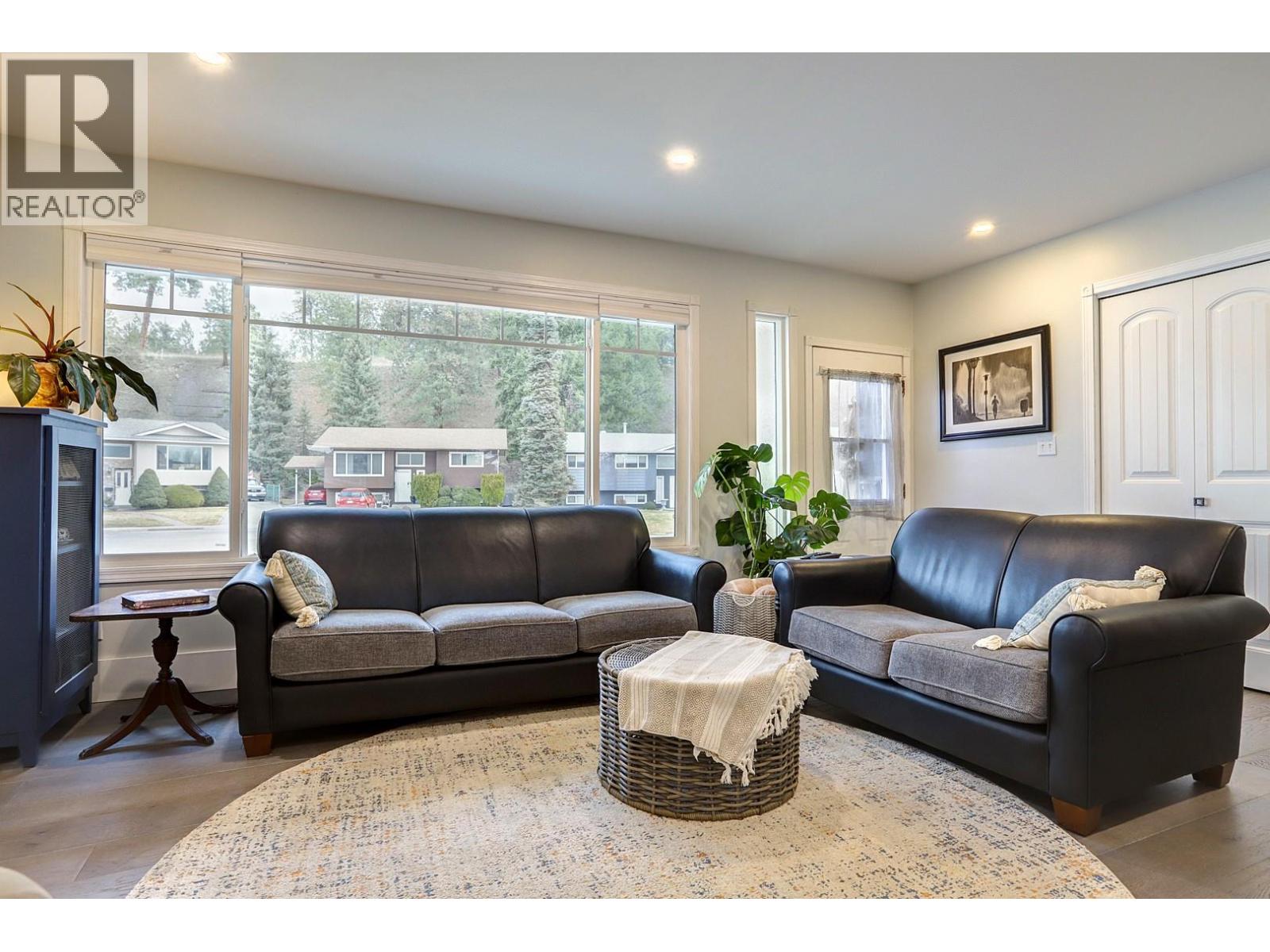 4504 16 Street, Vernon, British Columbia  V1T 3Y3 - Photo 9 - 10377363