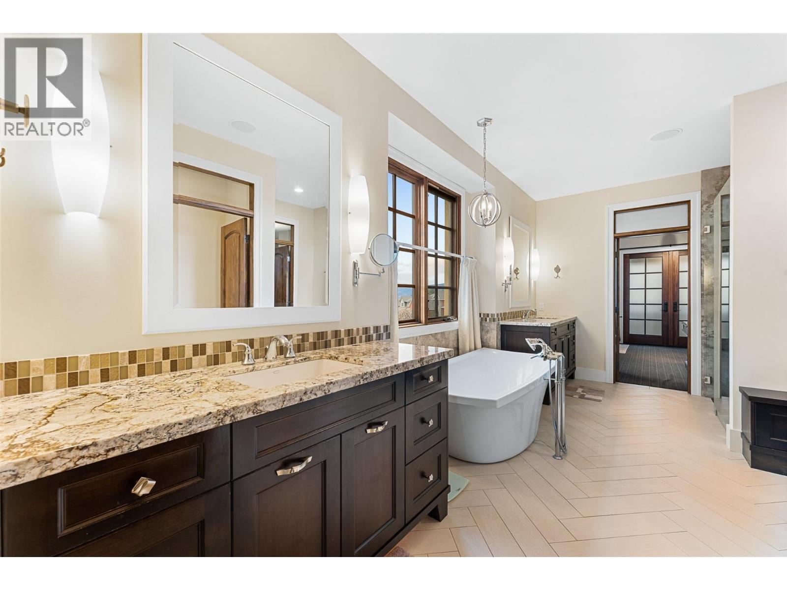 2457 Selkirk Drive, Kelowna, British Columbia  V1V 2R7 - Photo 31 - 10376813