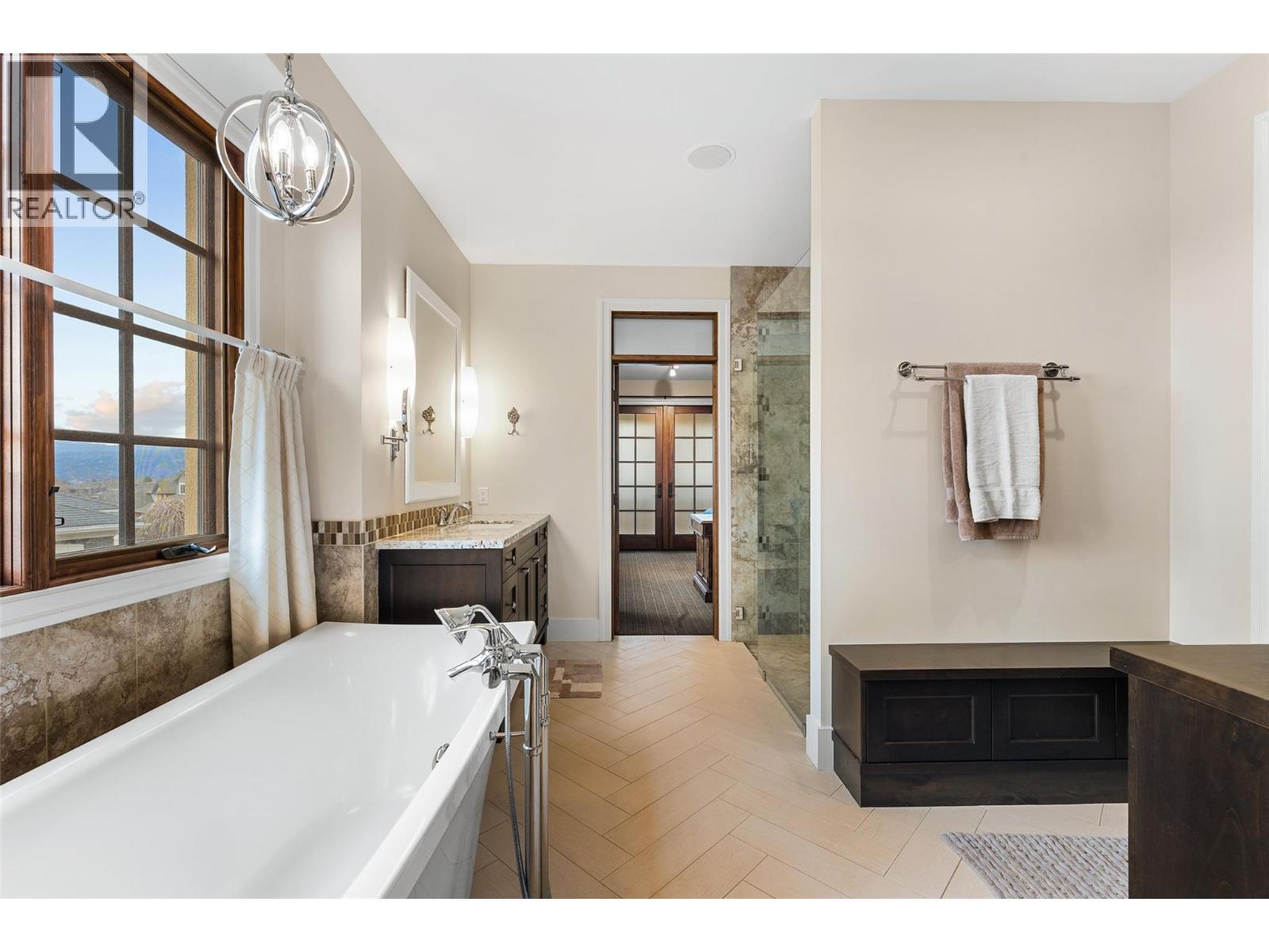 2457 Selkirk Drive, Kelowna, British Columbia  V1V 2R7 - Photo 32 - 10376813